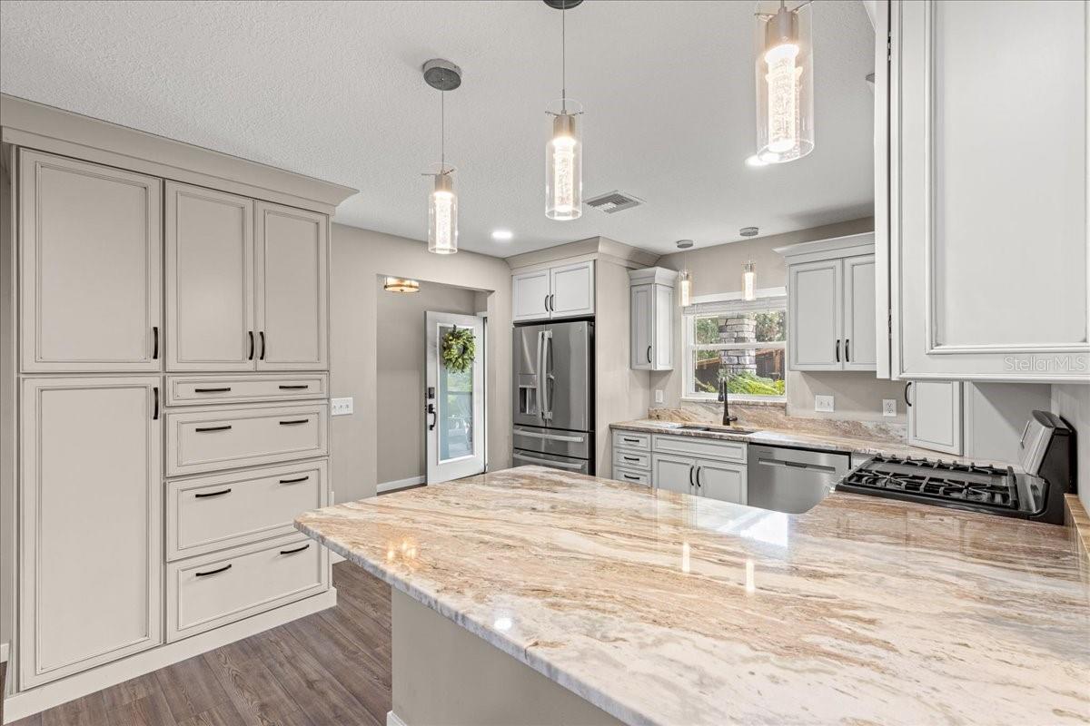 Image 9 of 95 For 14271 47th Avenue