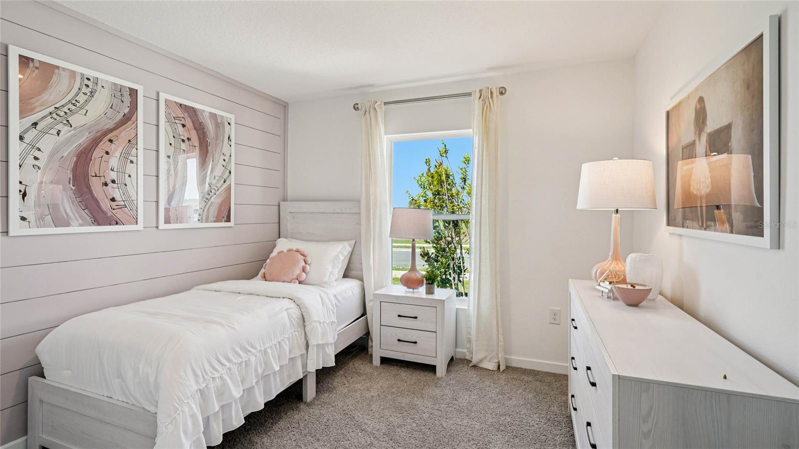 Listing photo id 16 for 4043 Kona Circle