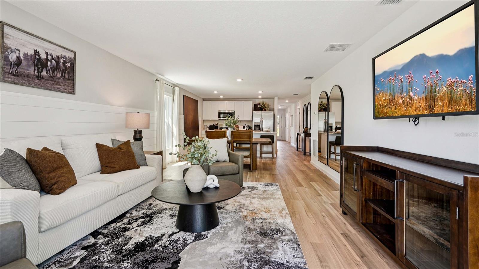 Listing photo id 7 for 4043 Kona Circle