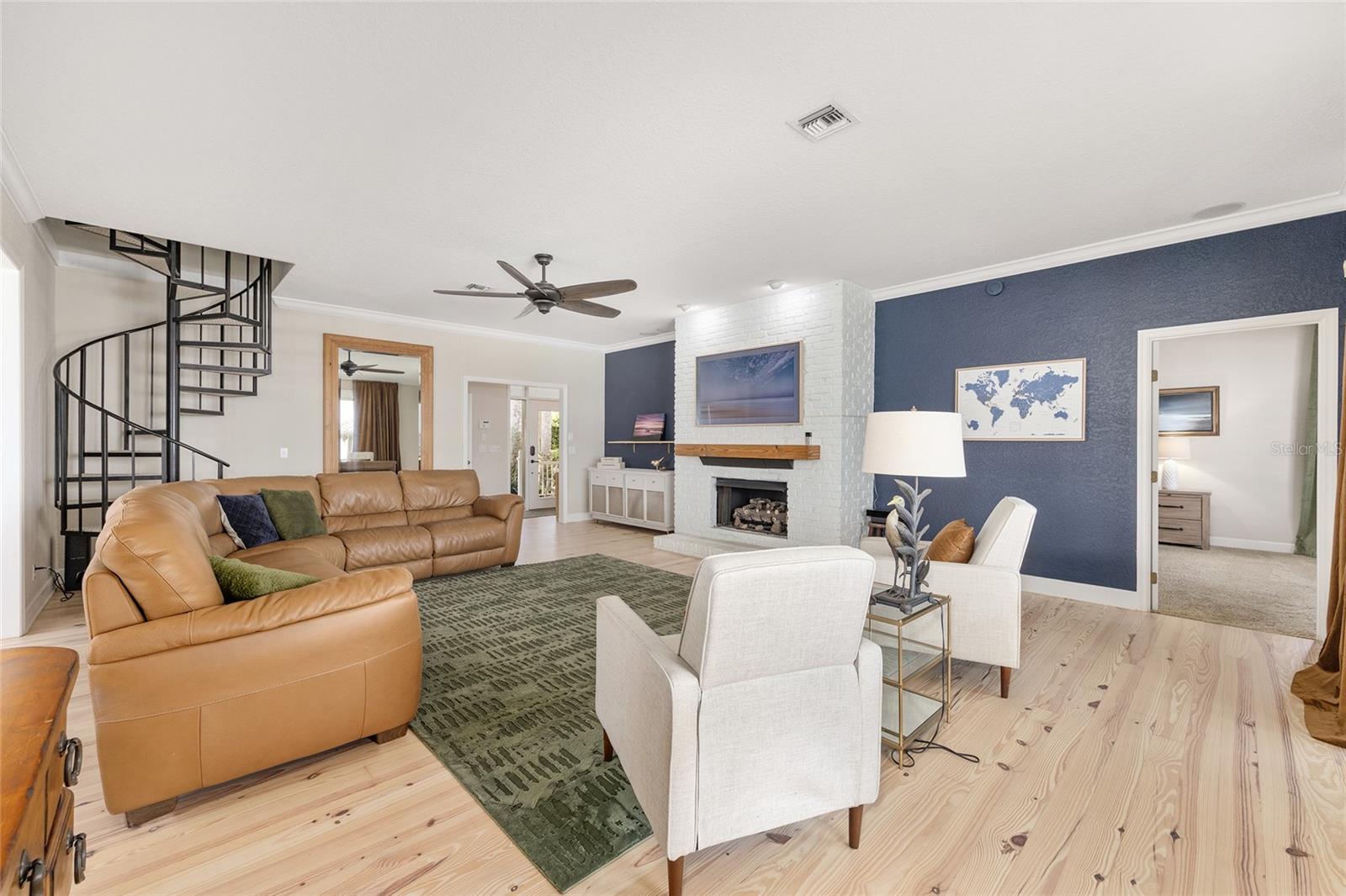 Image 21 of 93 For 14261 128th Street