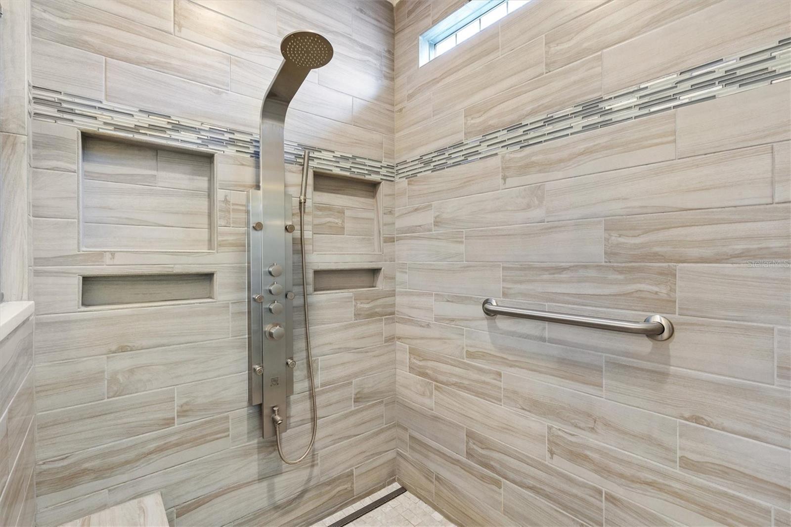 Image 18 of 60 For 10945 168th Loop