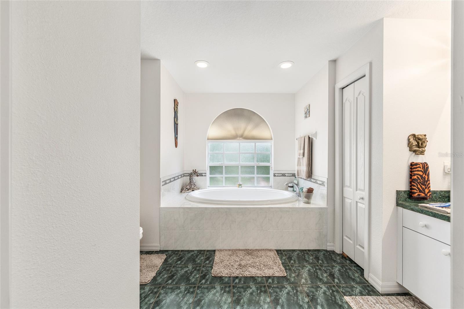 Image 24 of 72 For 4680 Elkcam Boulevard