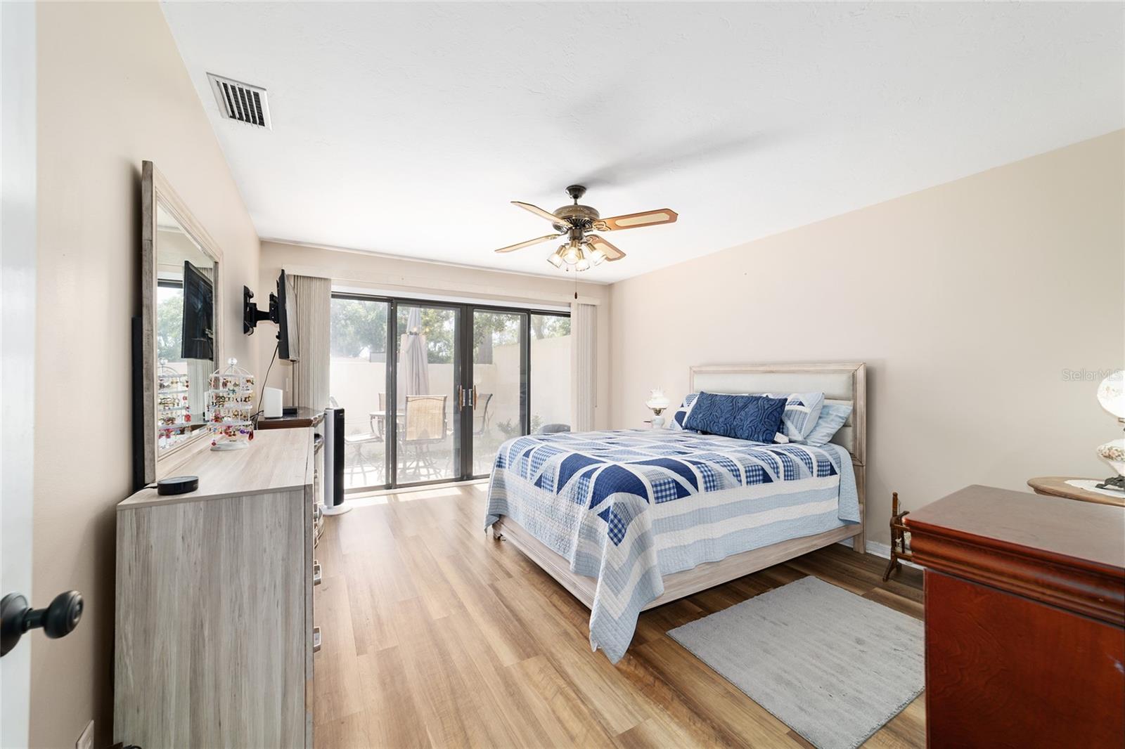 Image 25 of 43 For 1703 38th Avenue