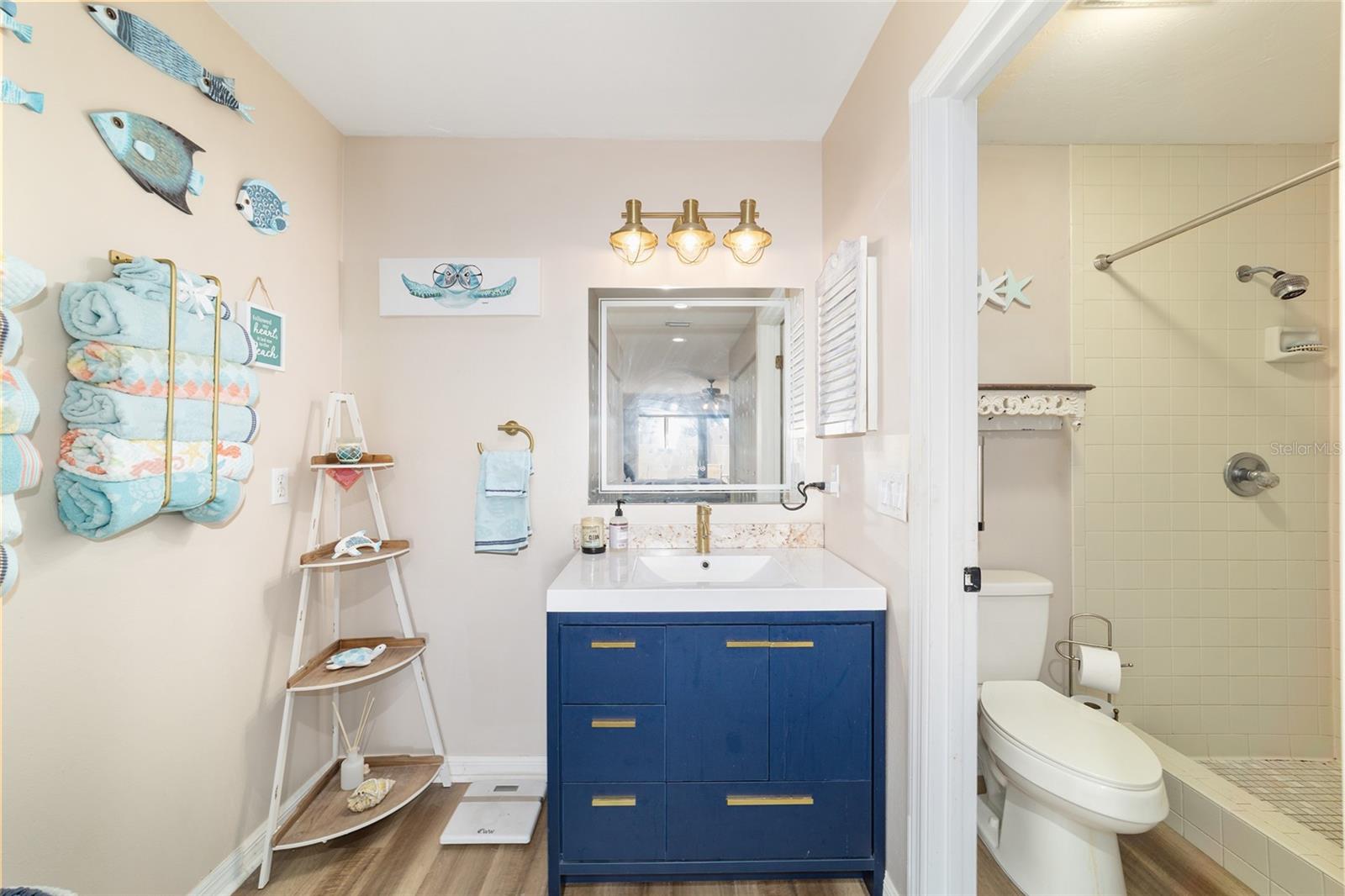 Image 27 of 43 For 1703 38th Avenue