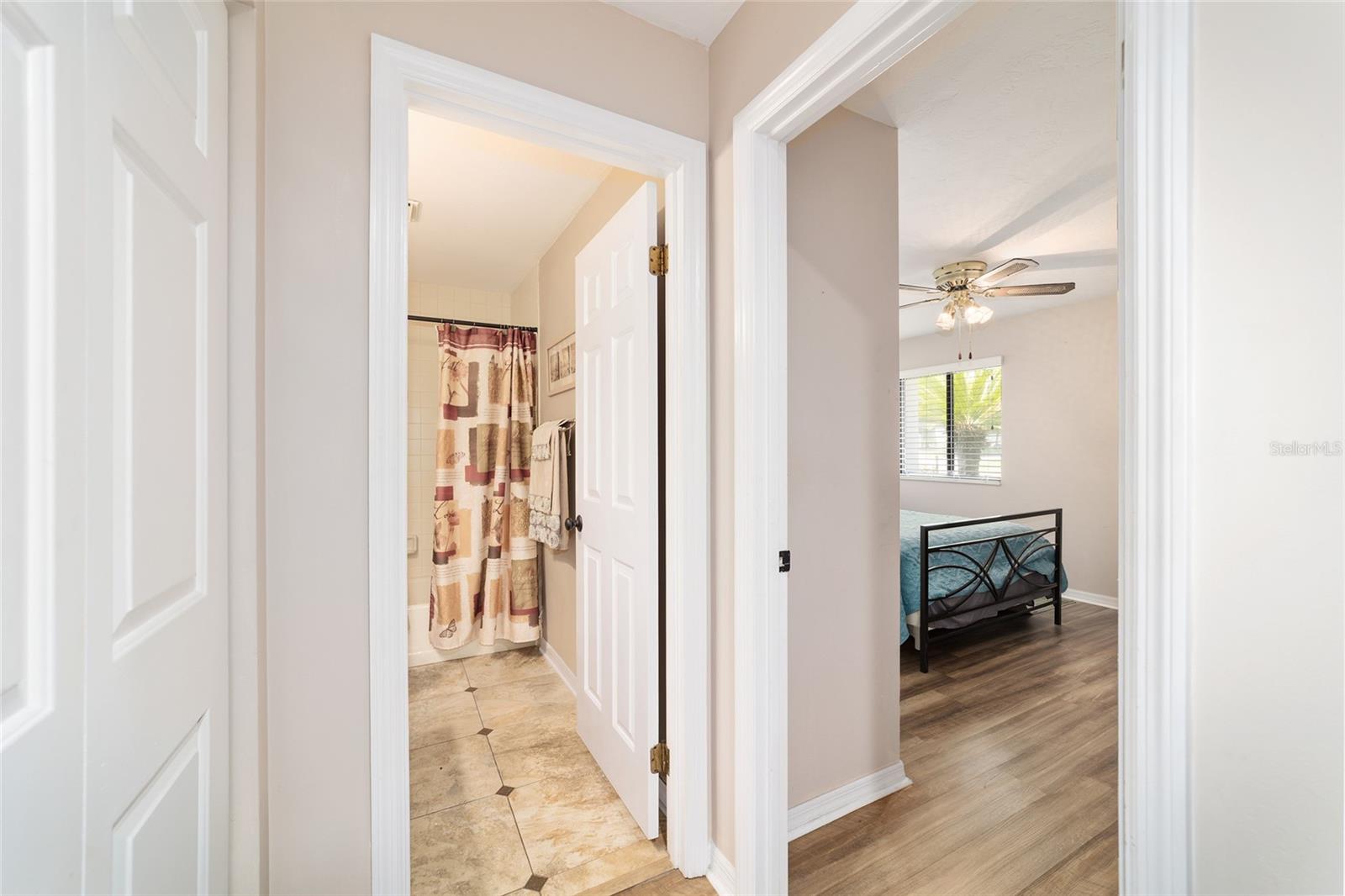 Image 31 of 43 For 1703 38th Avenue