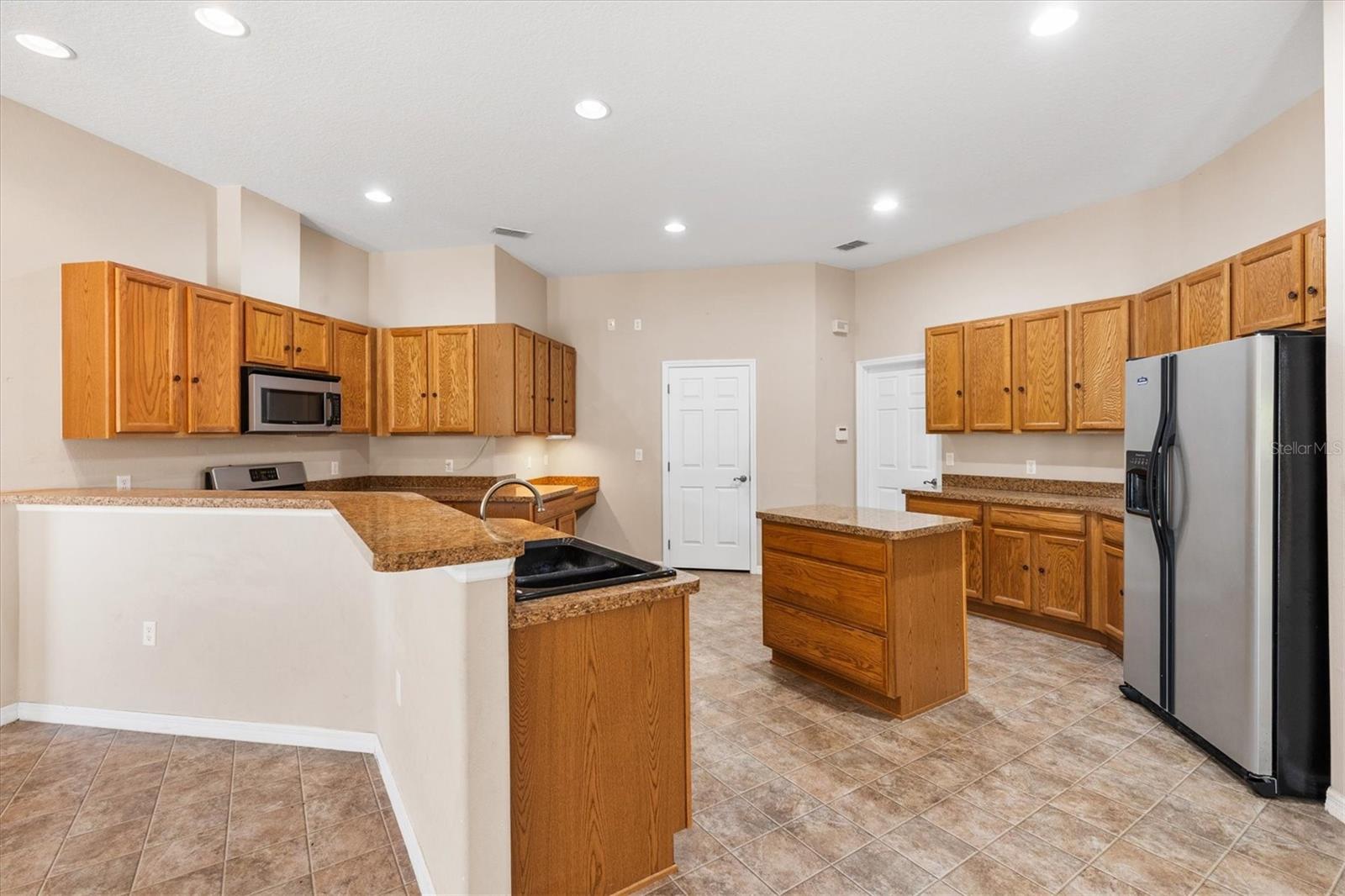 Image 27 of 73 For 2567 Stampede Drive