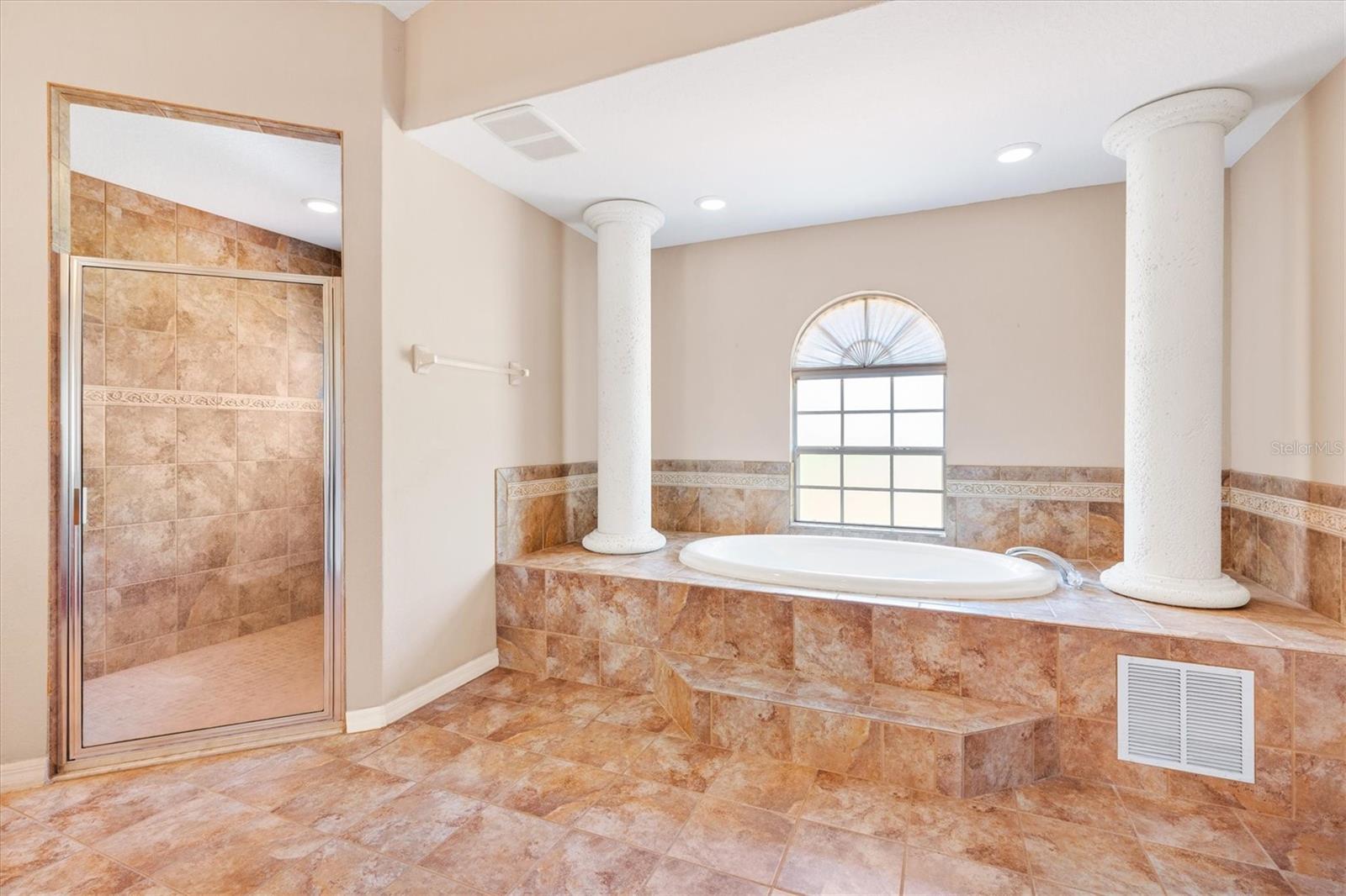 Image 37 of 73 For 2567 Stampede Drive