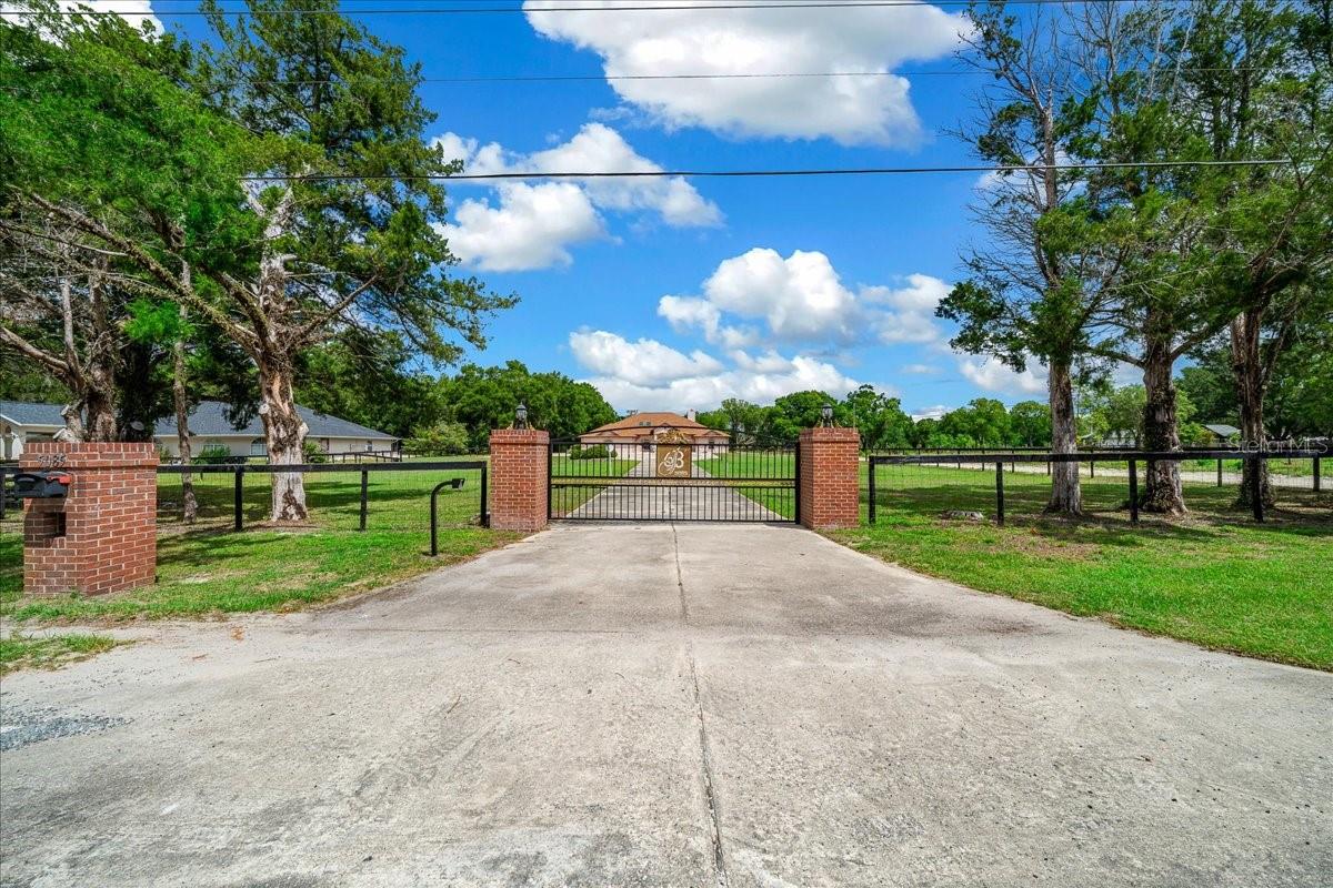 Image 14 of 82 For 5085 38th Street