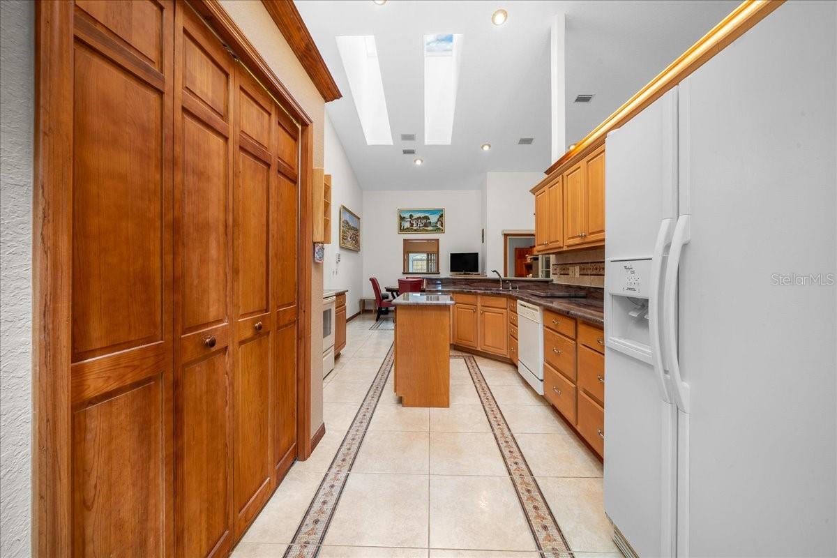 Image 40 of 82 For 5085 38th Street