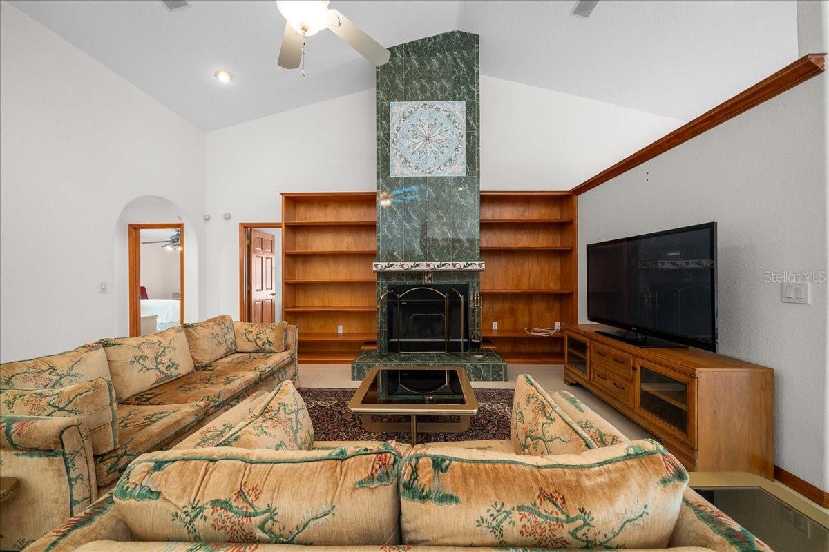 Image 48 of 82 For 5085 38th Street