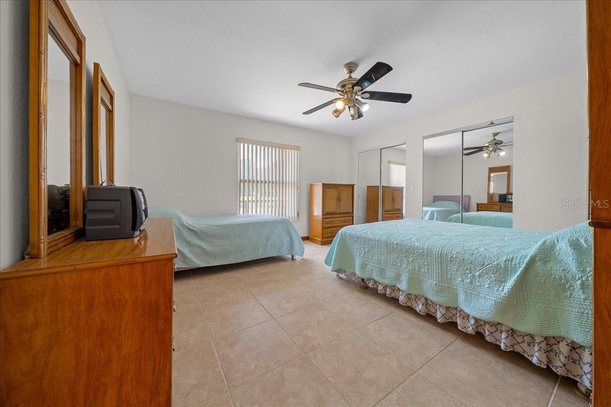 Image 55 of 82 For 5085 38th Street