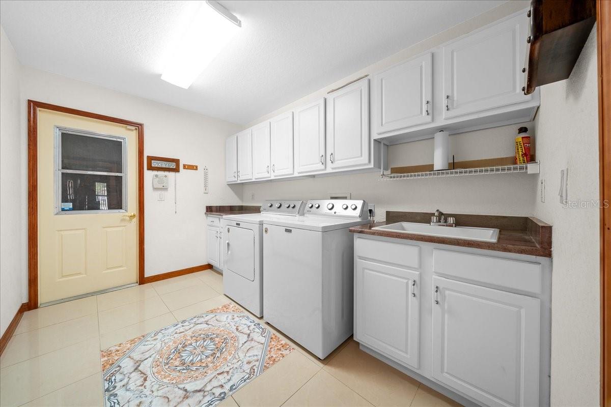 Image 64 of 82 For 5085 38th Street