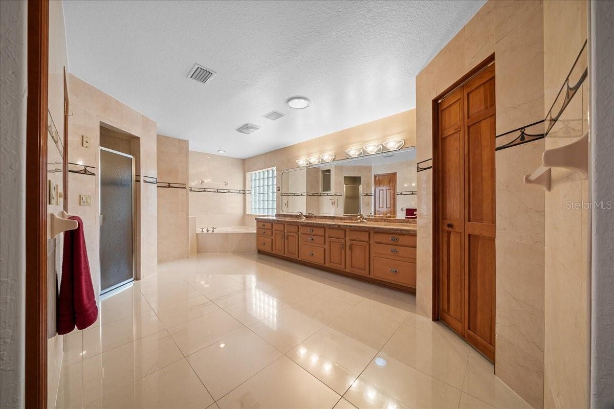 Image 70 of 82 For 5085 38th Street