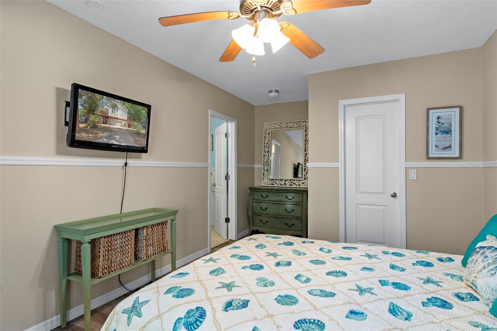 Listing photo id 17 for 6779 Pinebranch Point