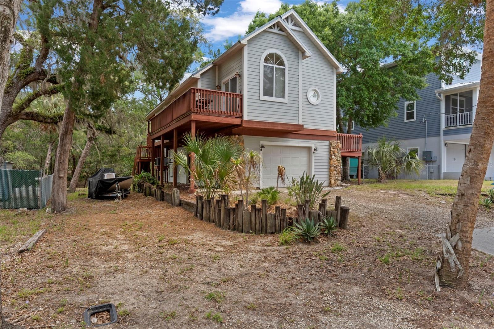Listing photo id 1 for 6779 Pinebranch Point