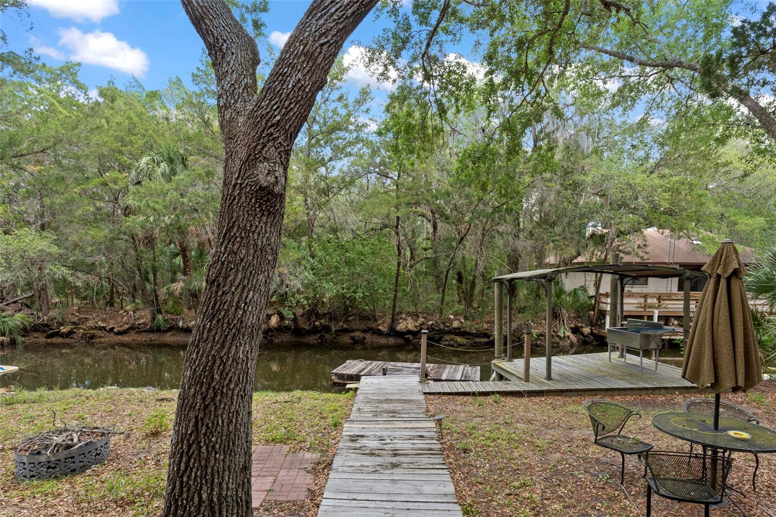 Listing photo id 29 for 6779 Pinebranch Point