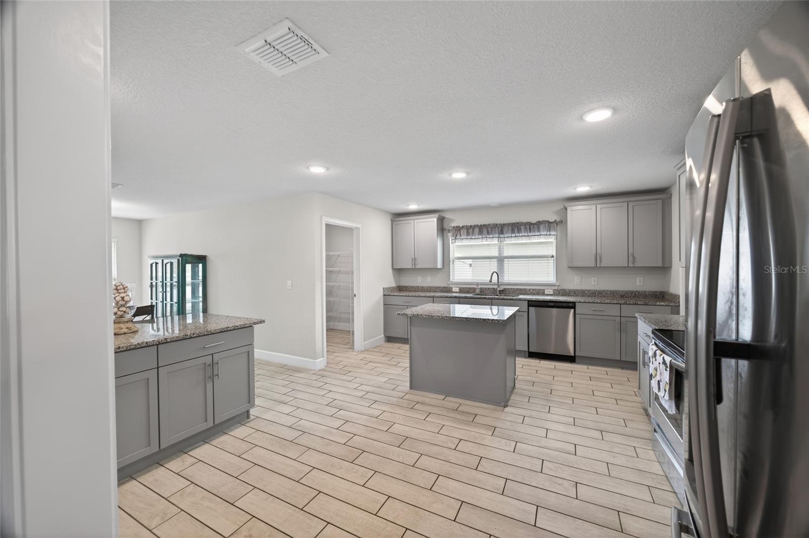 Image 14 of 40 For 8356 59th Terrace