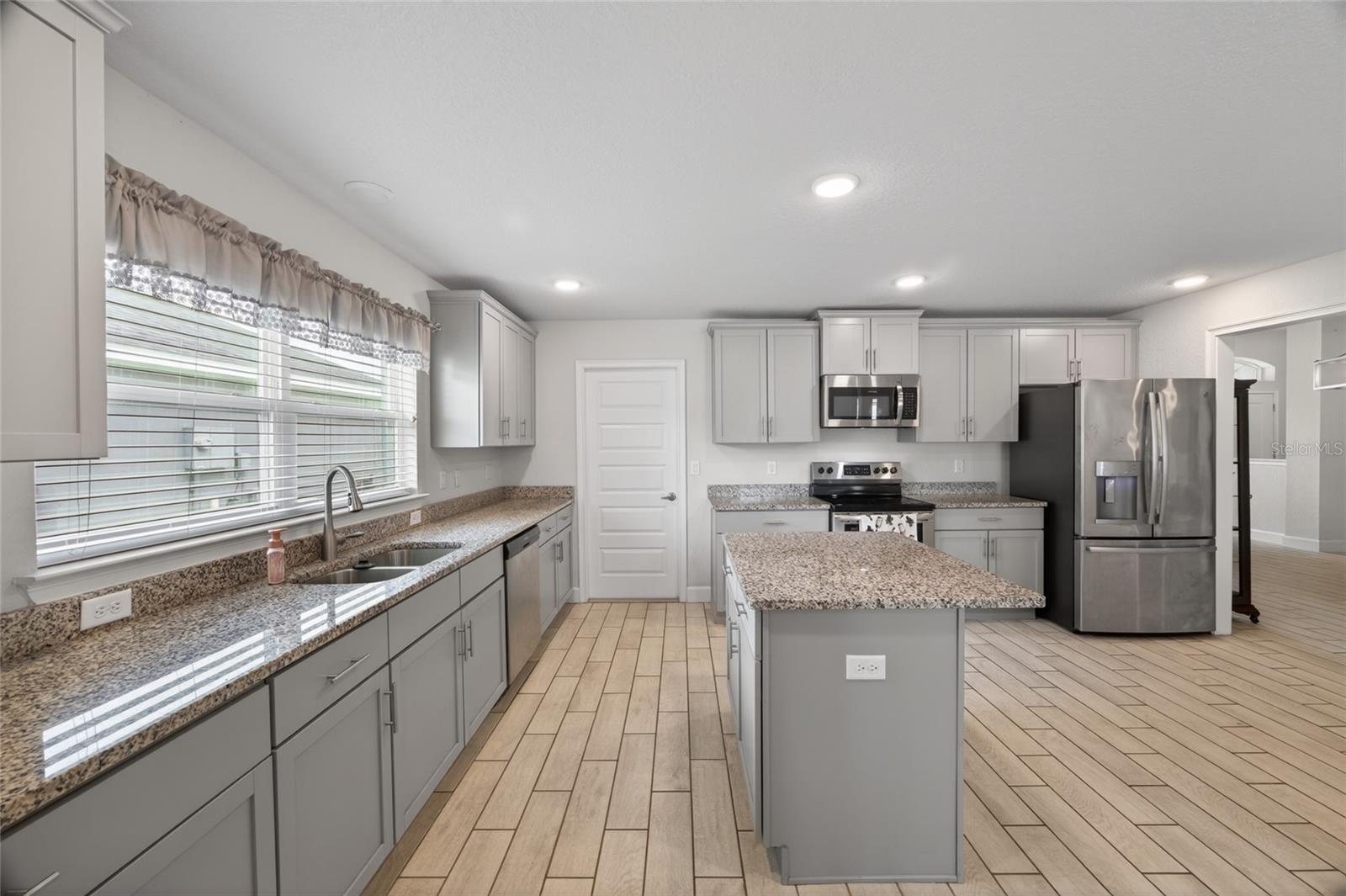 Image 15 of 40 For 8356 59th Terrace