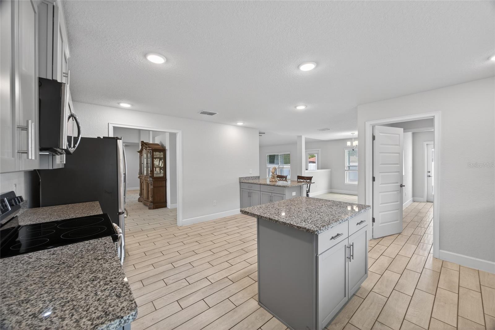 Image 17 of 40 For 8356 59th Terrace