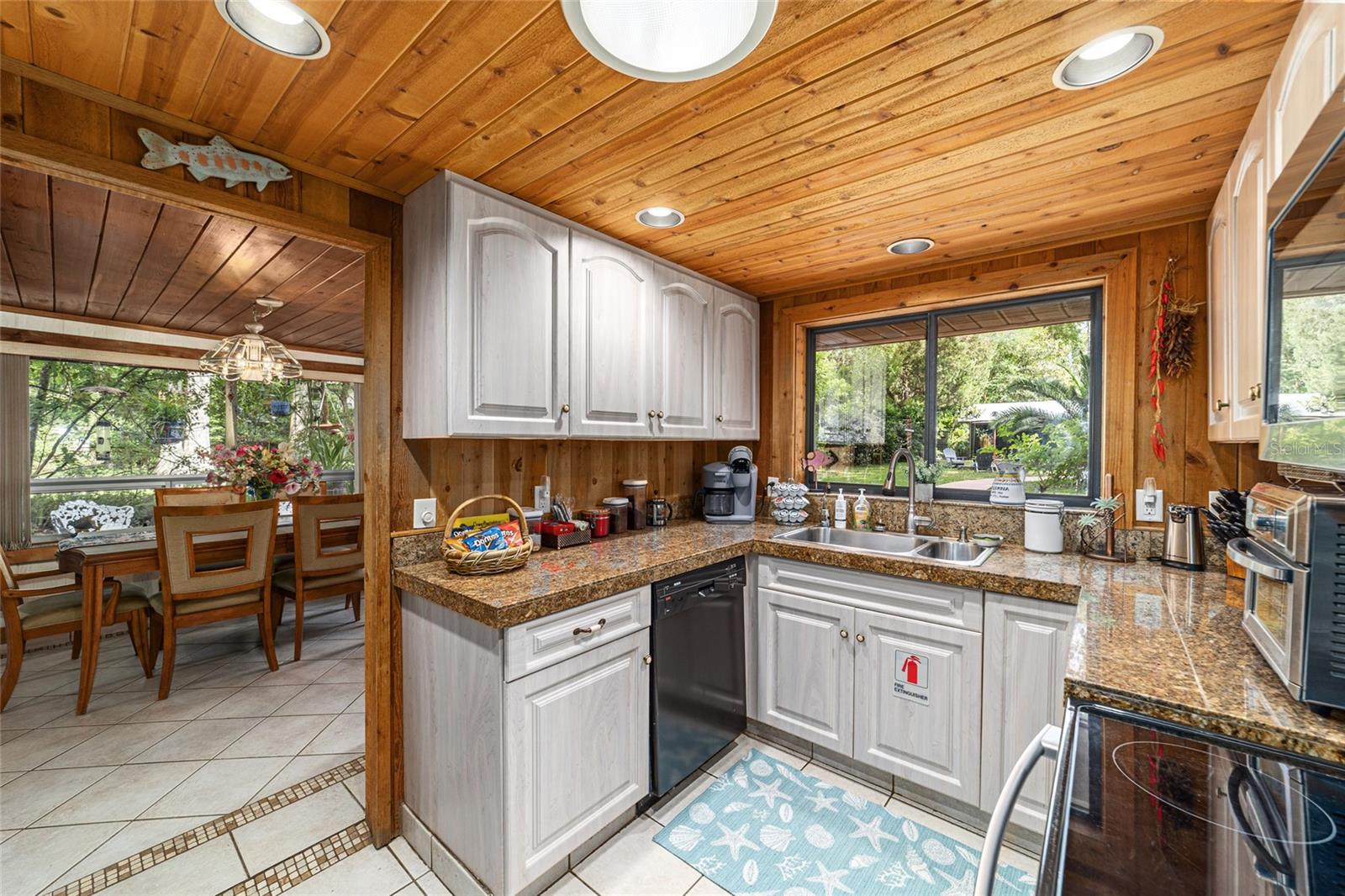 Image 26 of 72 For 11144 190th Avenue