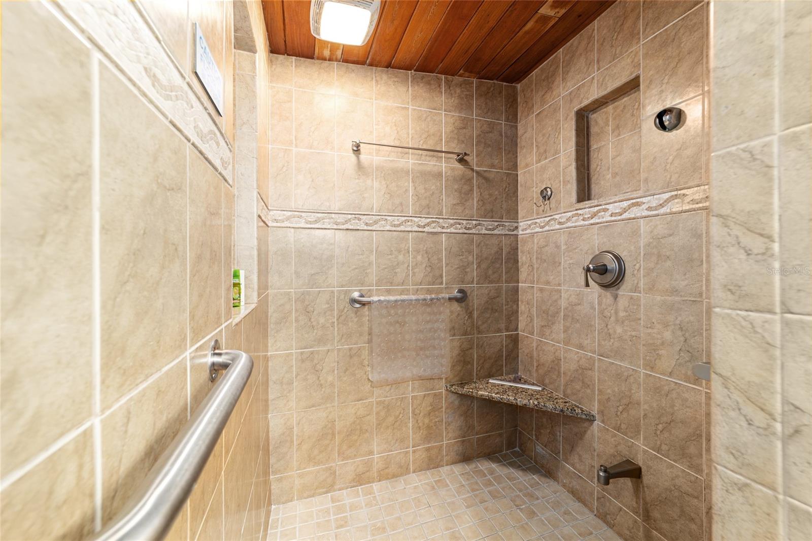 Image 37 of 72 For 11144 190th Avenue