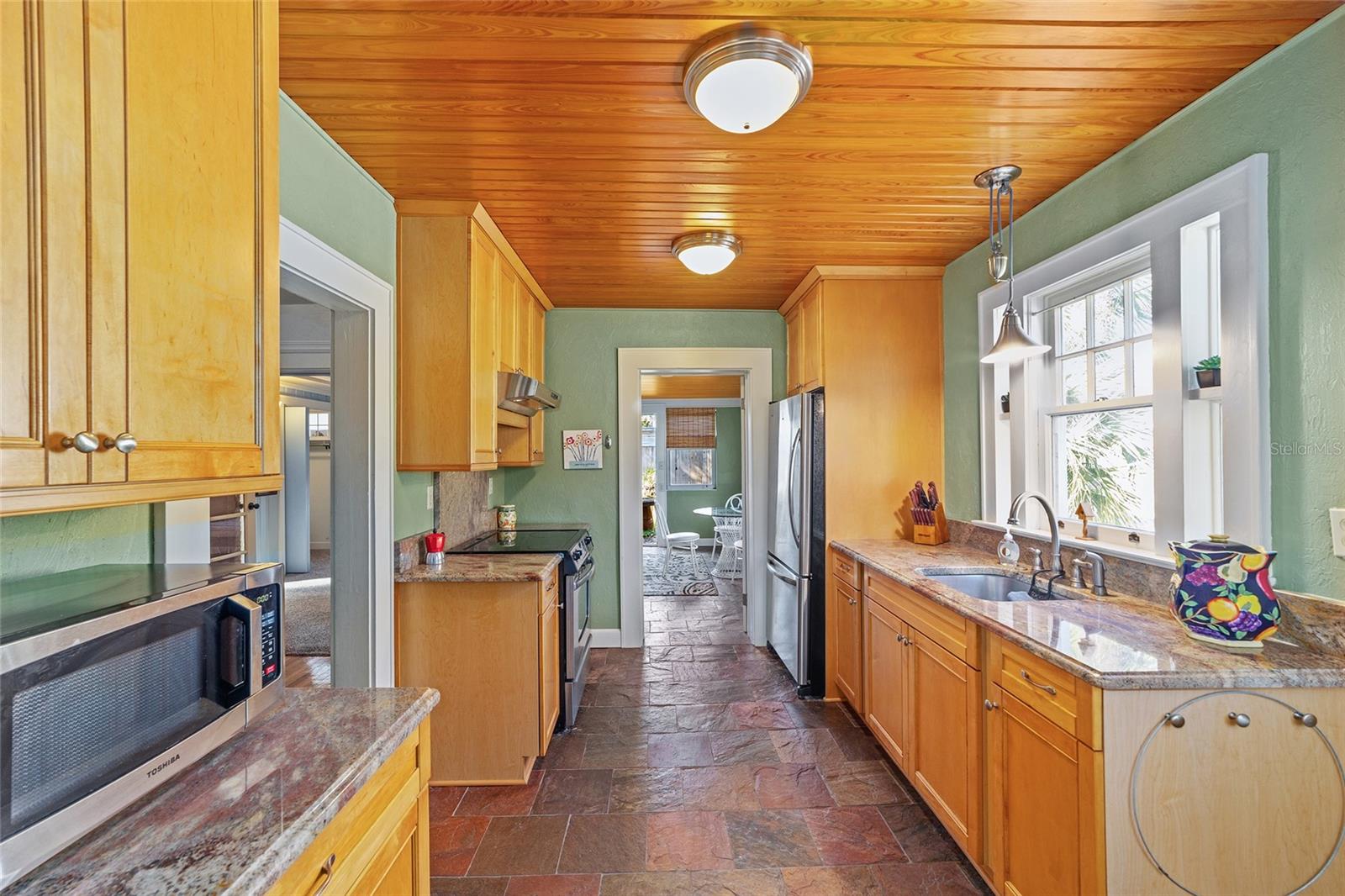 Image 18 of 41 For 114 11th Avenue