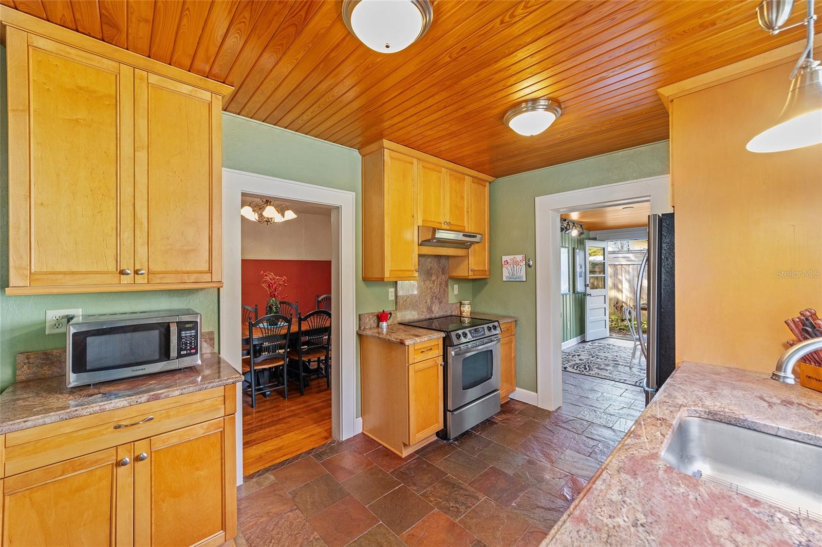 Image 19 of 41 For 114 11th Avenue