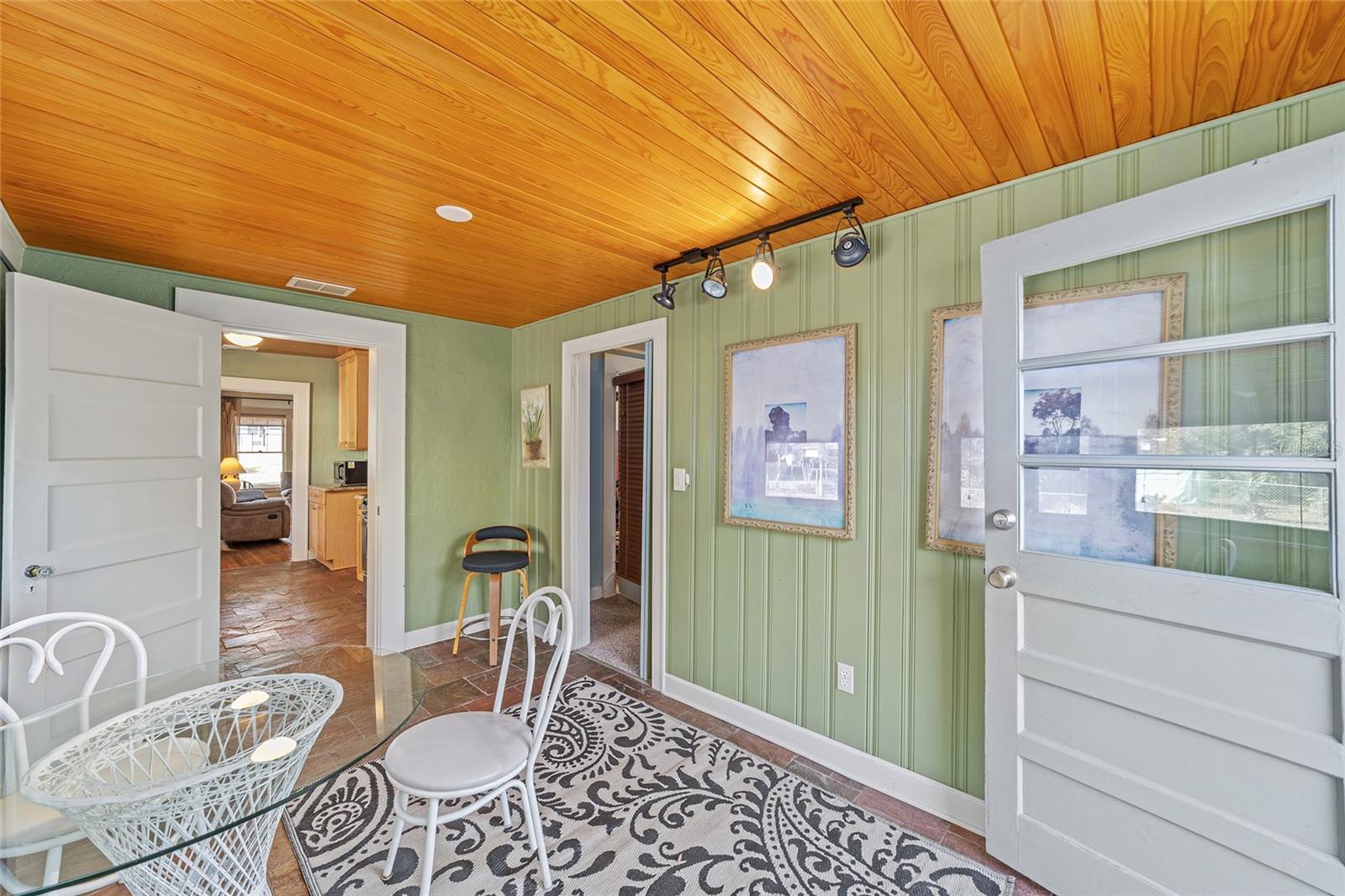 Image 23 of 41 For 114 11th Avenue