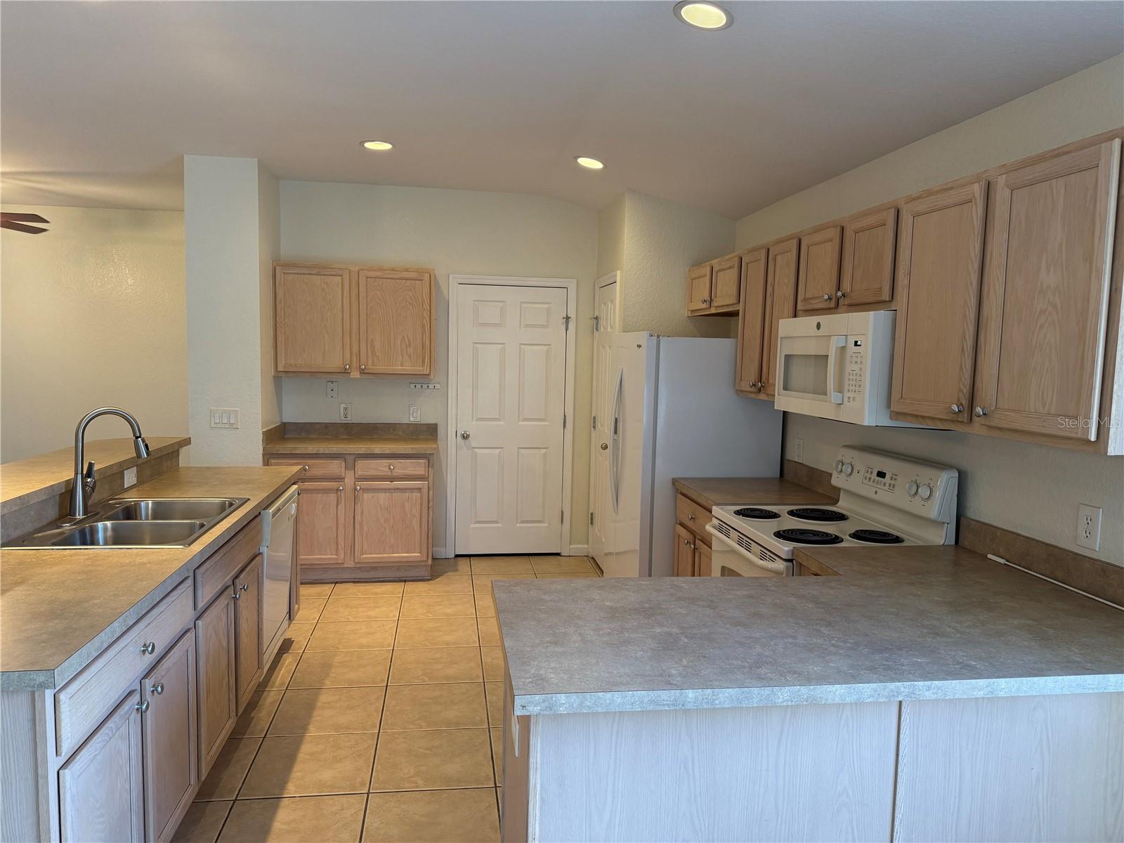 Image 4 of 18 For 4304 54 Court