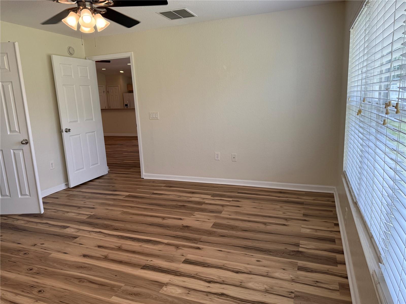 Image 9 of 18 For 4304 54 Court