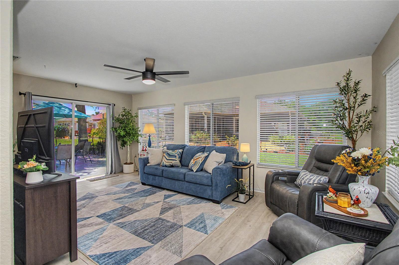 Image 13 of 29 For 13864 85th Court