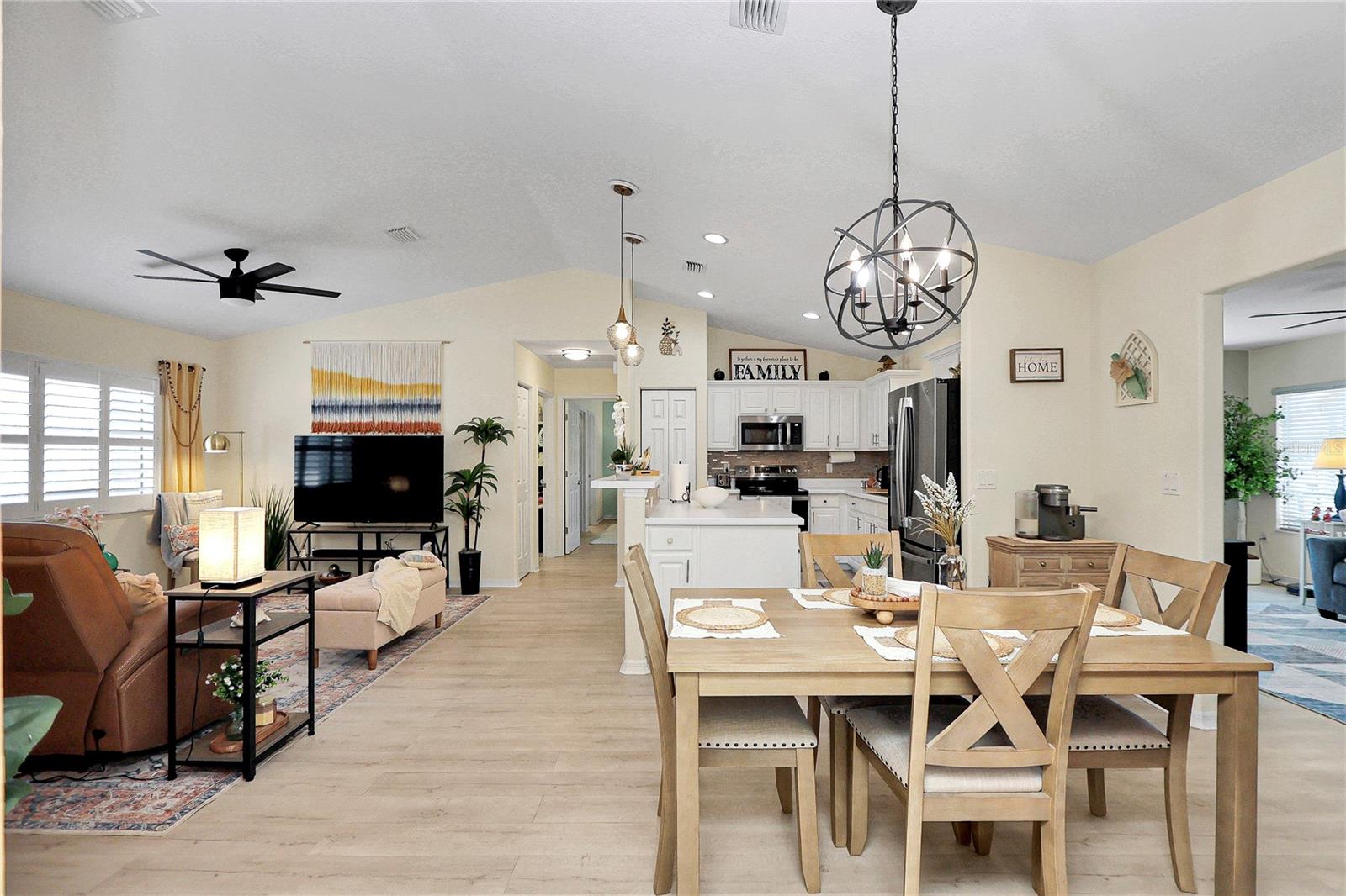 Image 4 of 29 For 13864 85th Court