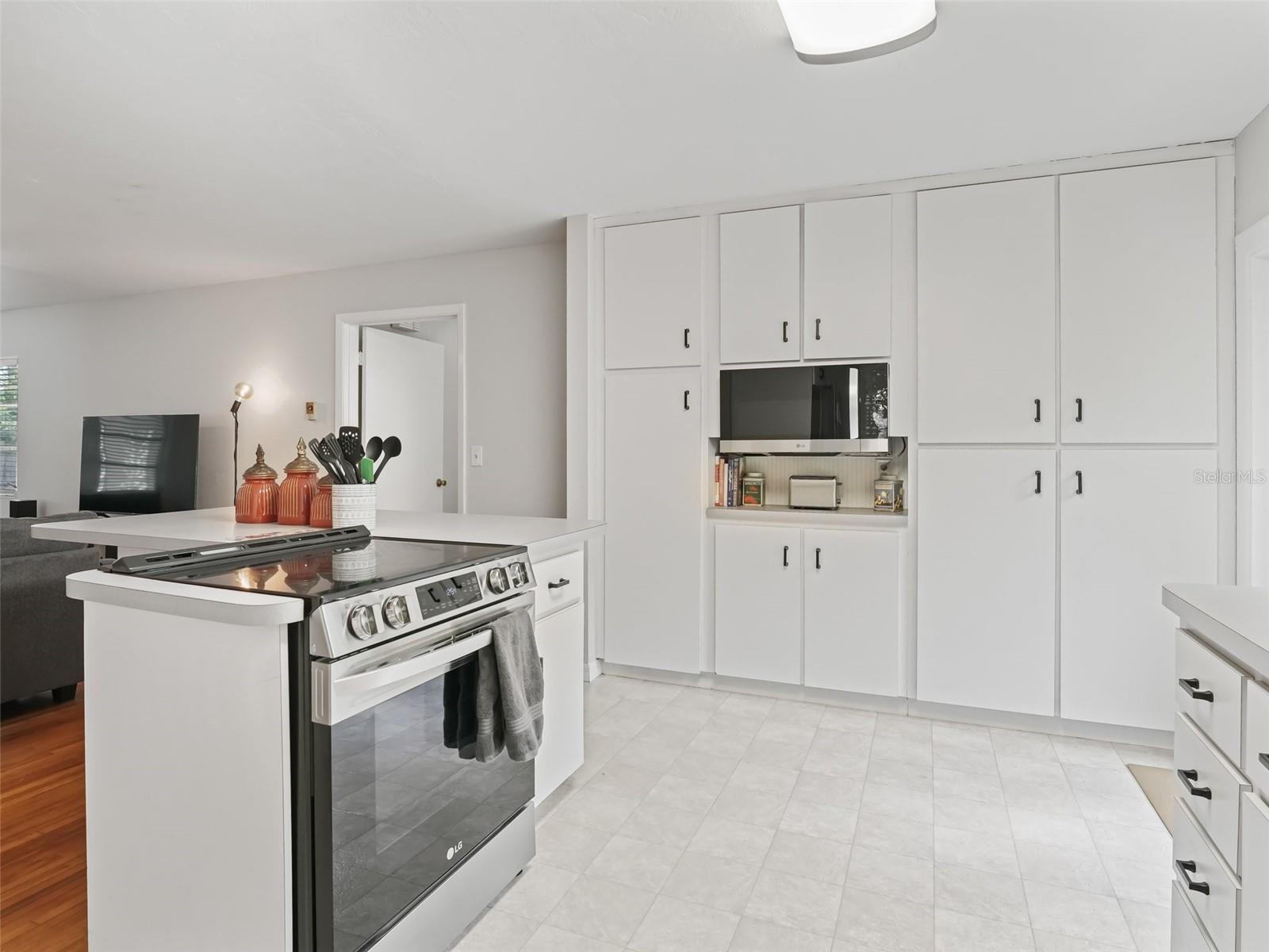 Image 10 of 37 For 1520 12th Street