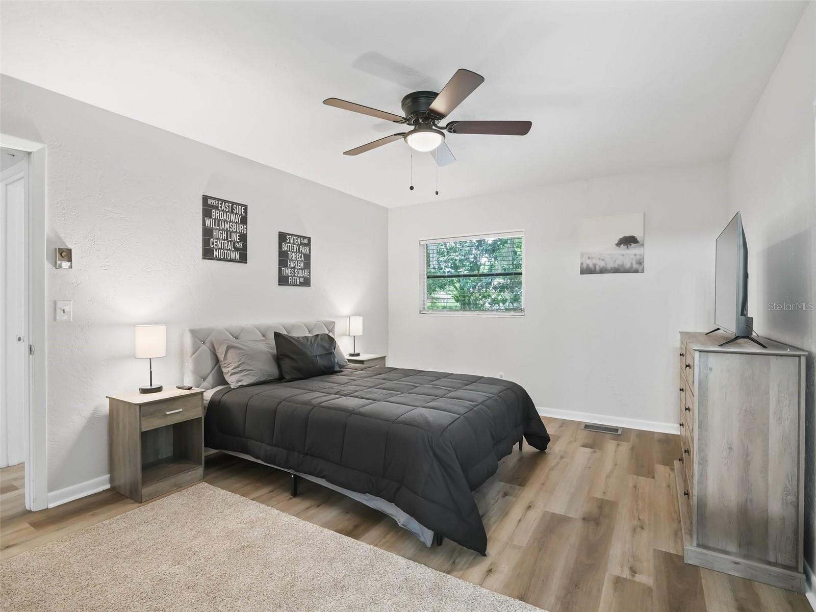 Image 17 of 37 For 1520 12th Street