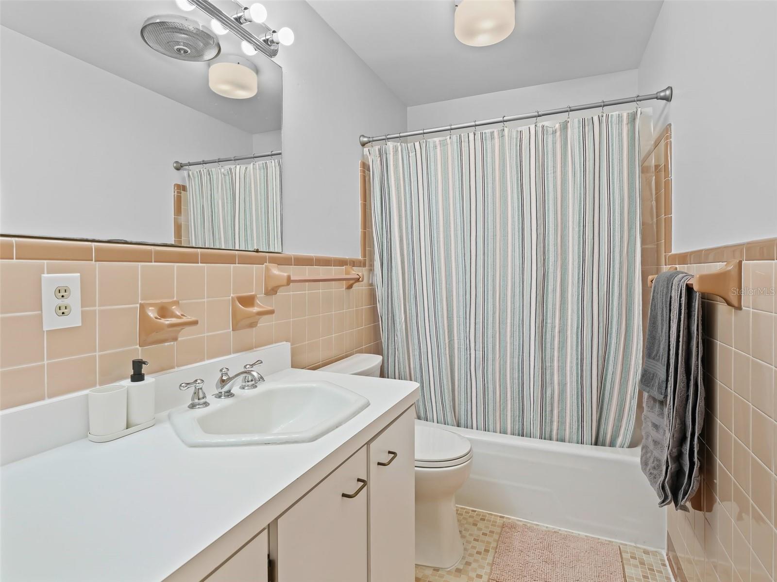 Image 24 of 37 For 1520 12th Street