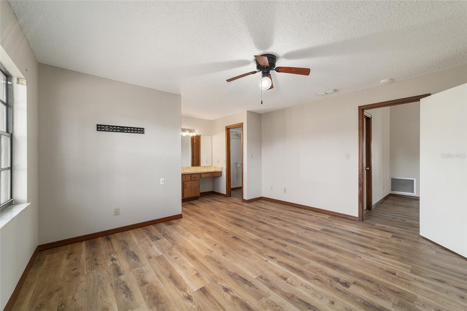 Image 28 of 58 For 3345 43rd Place