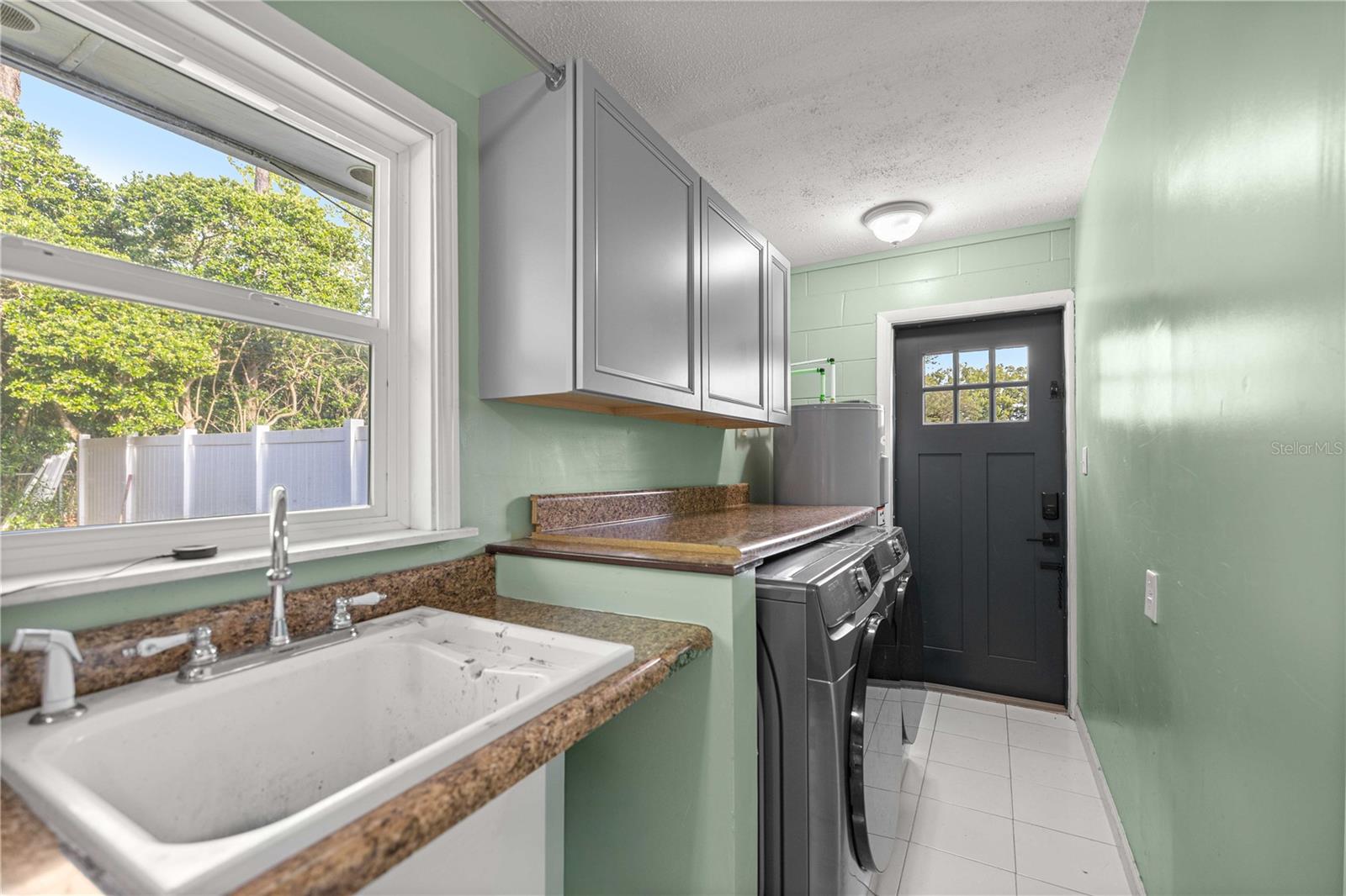 Image 21 of 30 For 1205 48th Avenue Road