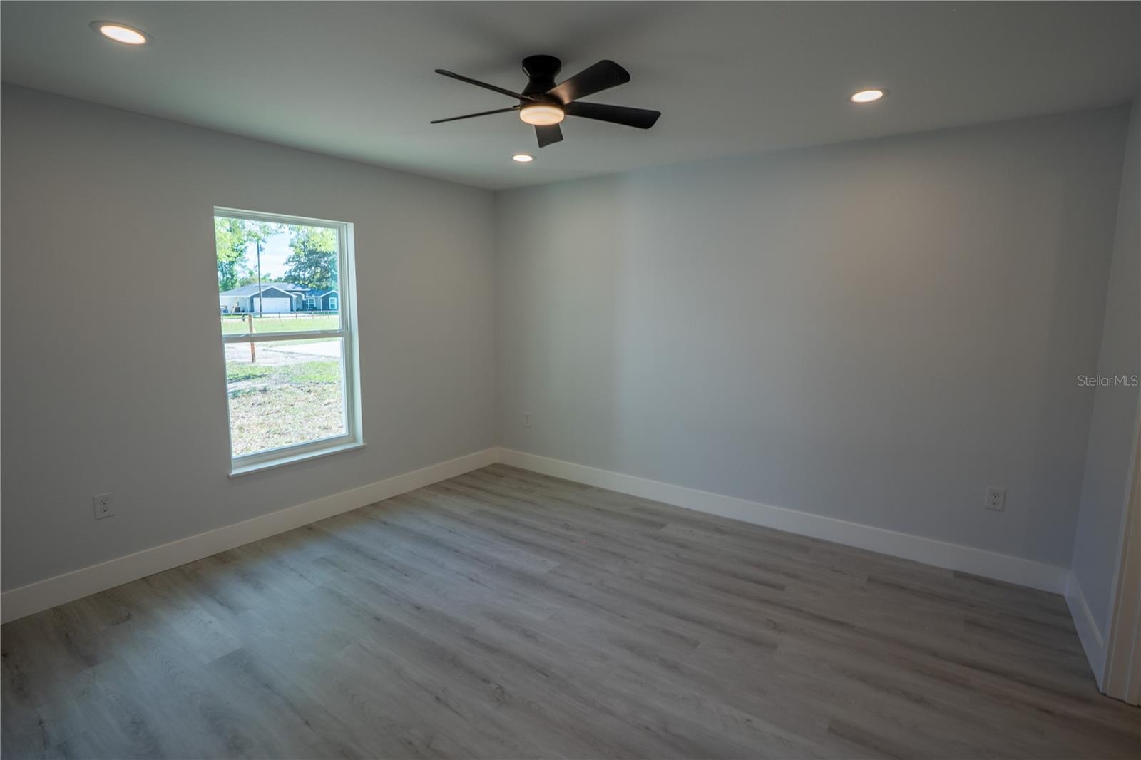 Image 12 of 15 For 13506 106th Street