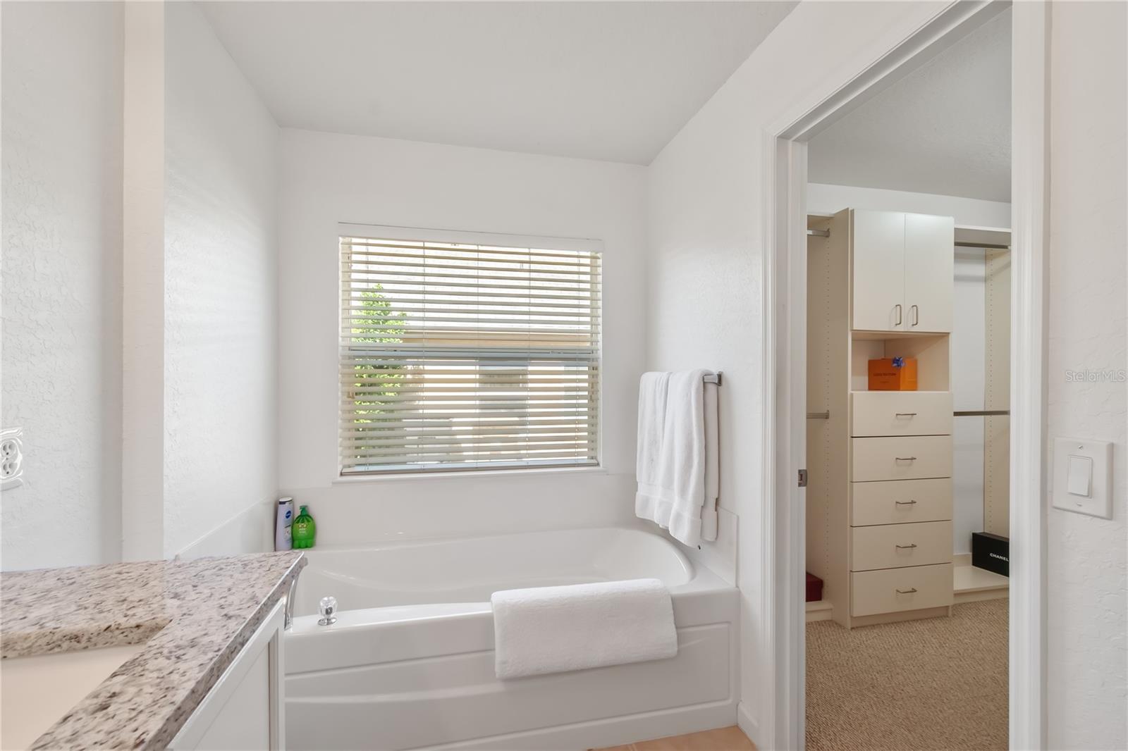 Image 23 of 50 For 4923 40th Lane