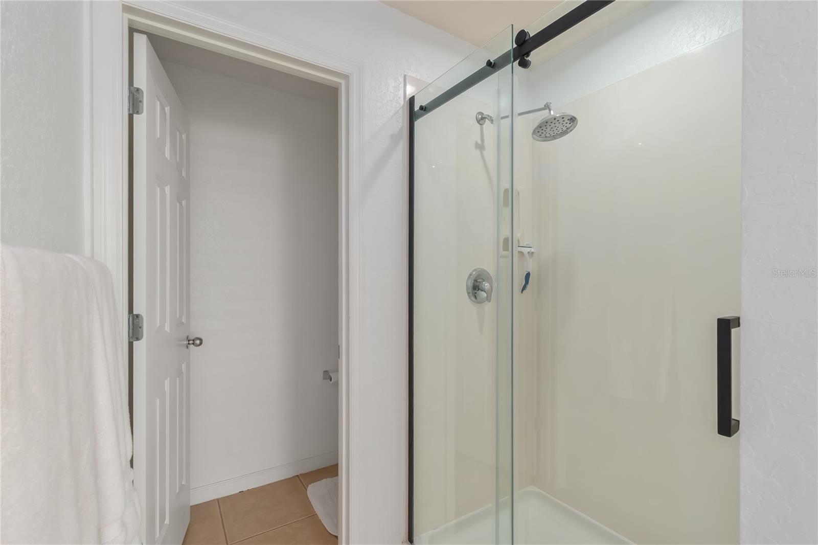 Image 25 of 50 For 4923 40th Lane