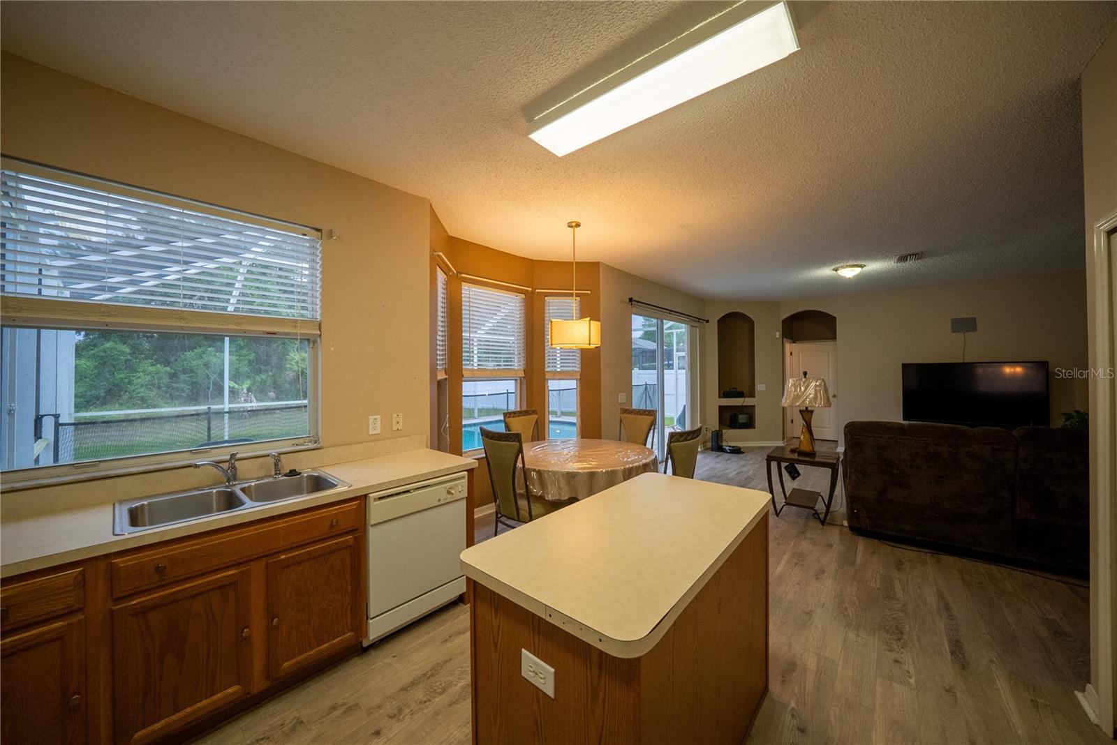 Image 15 of 67 For 10526 Beneva Drive