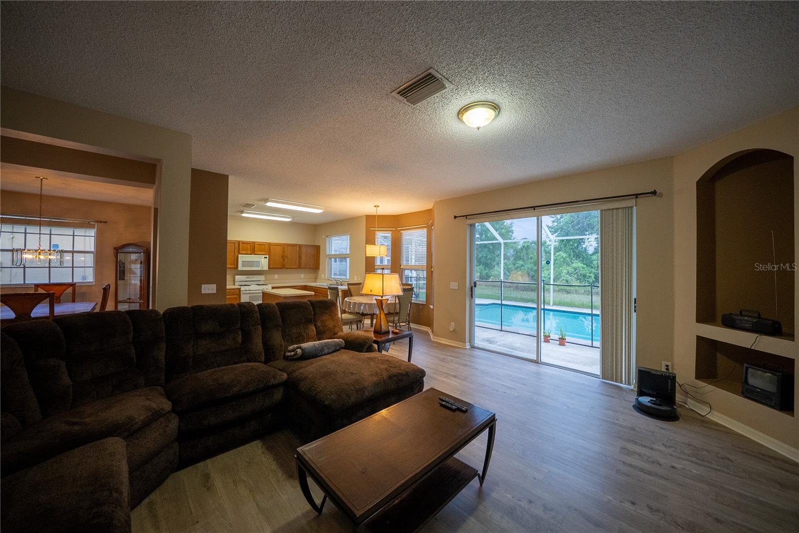 Image 20 of 67 For 10526 Beneva Drive