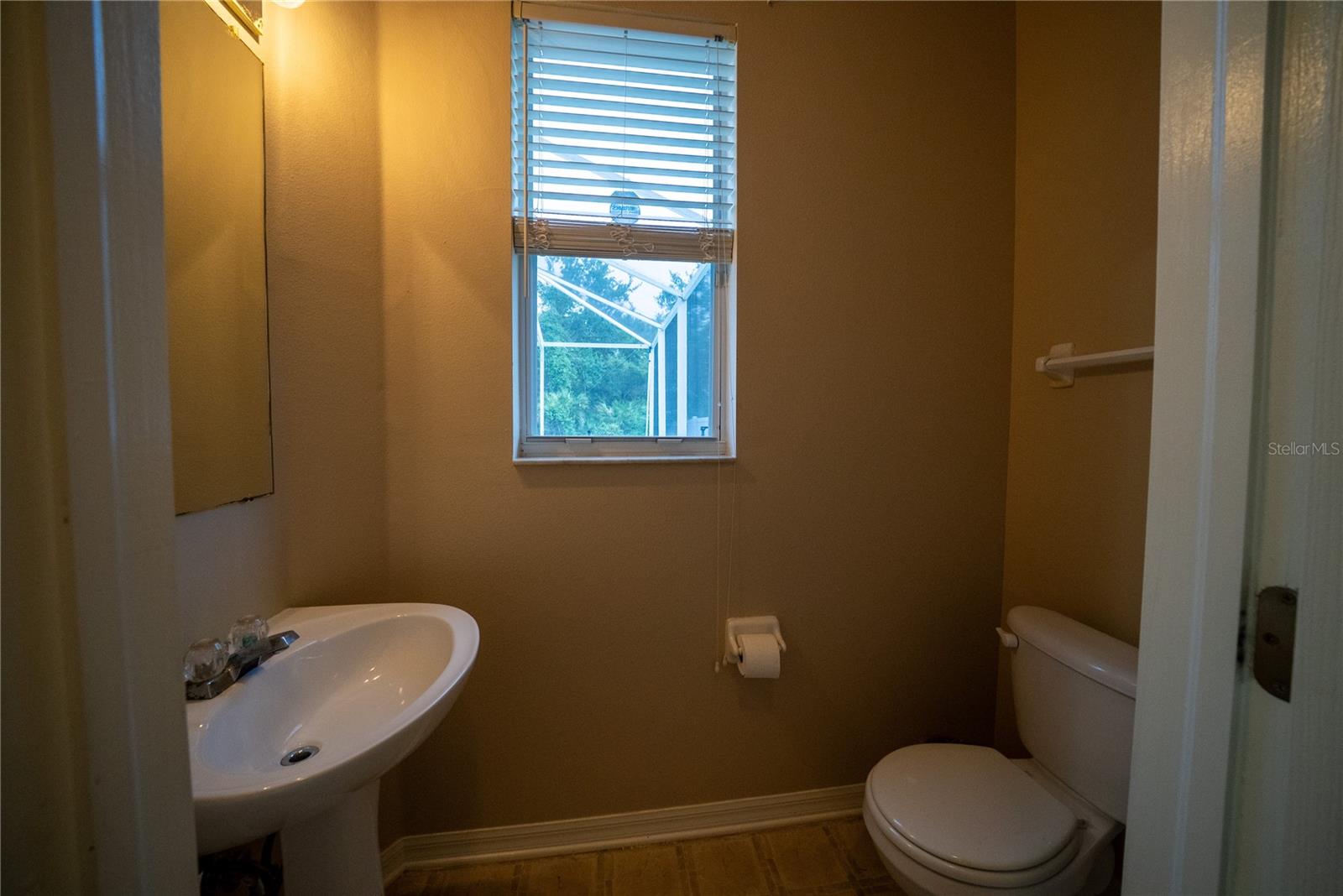 Image 22 of 67 For 10526 Beneva Drive