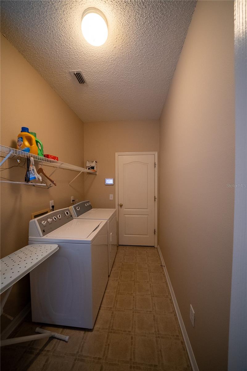 Image 25 of 67 For 10526 Beneva Drive