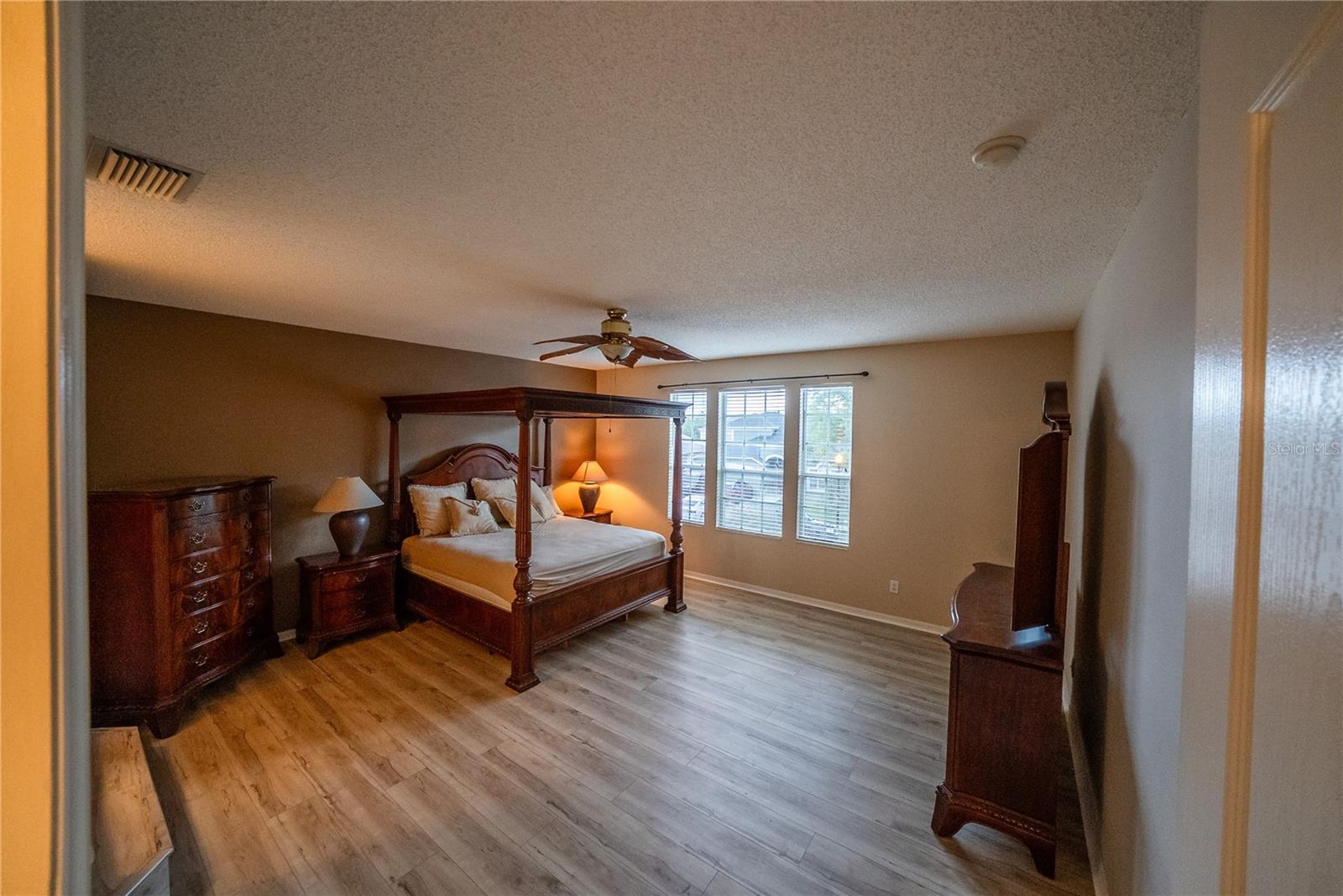 Image 52 of 67 For 10526 Beneva Drive