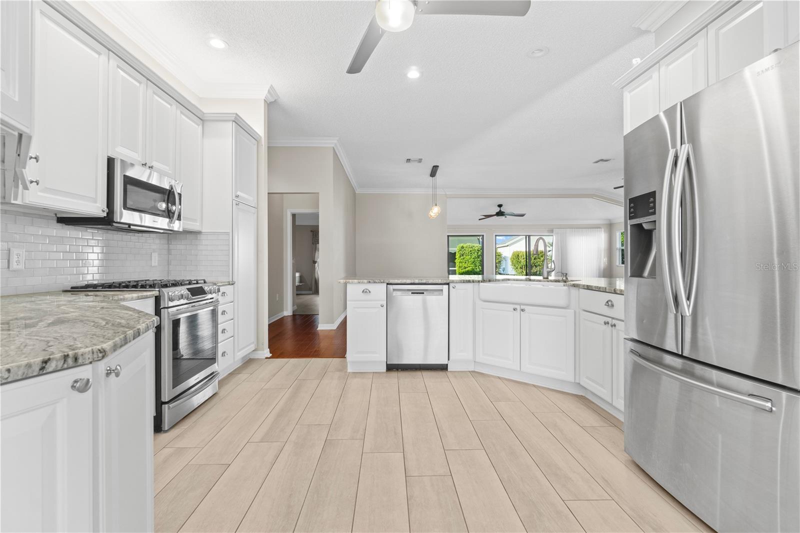 Image 11 of 45 For 589 Sherwood Street