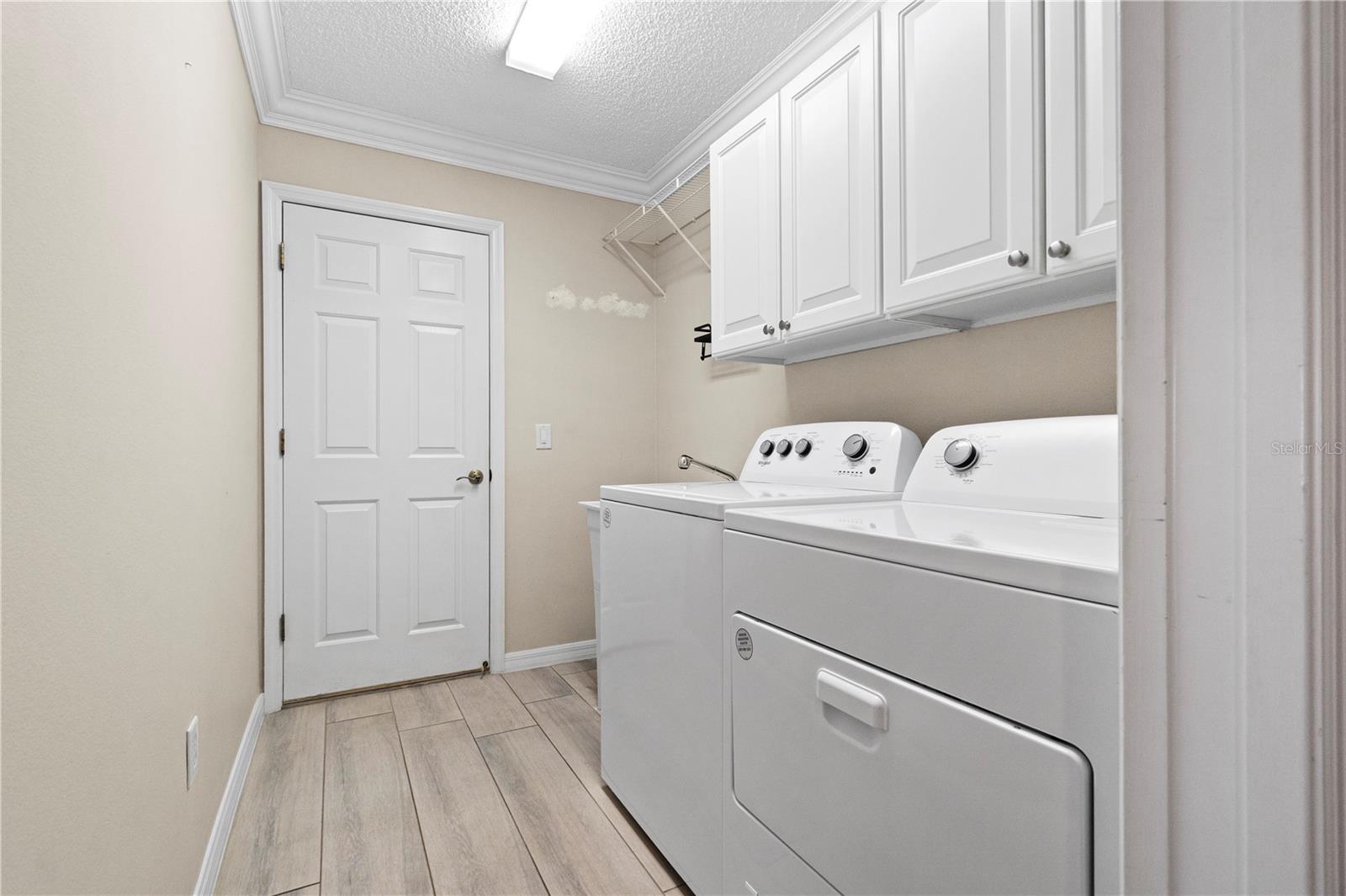 Image 35 of 45 For 589 Sherwood Street