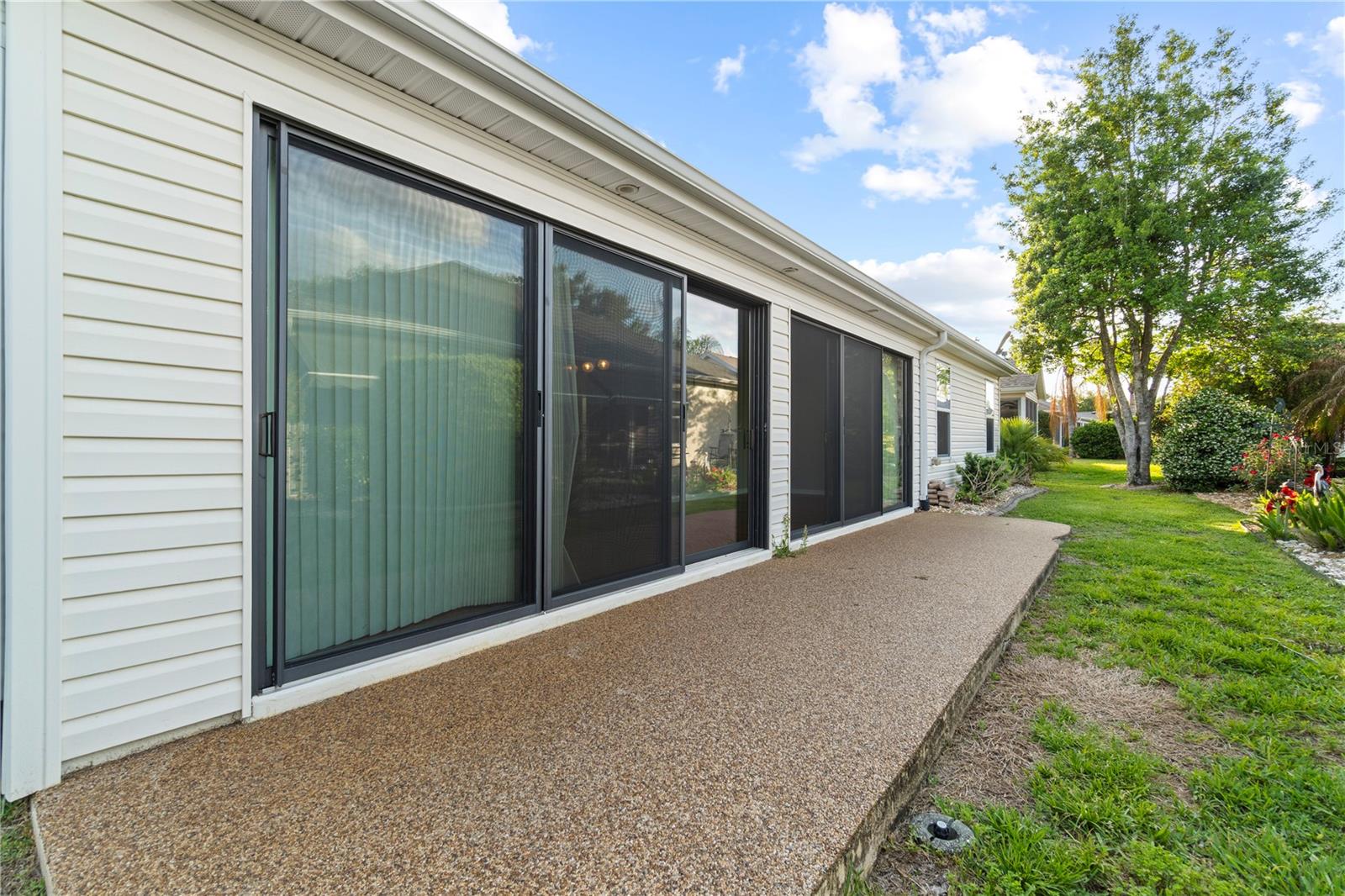 Image 37 of 45 For 589 Sherwood Street