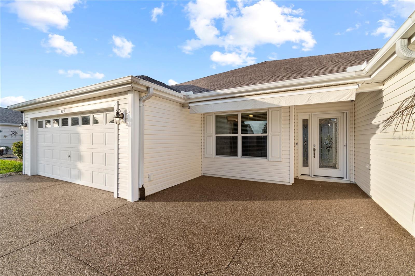 Image 4 of 45 For 589 Sherwood Street