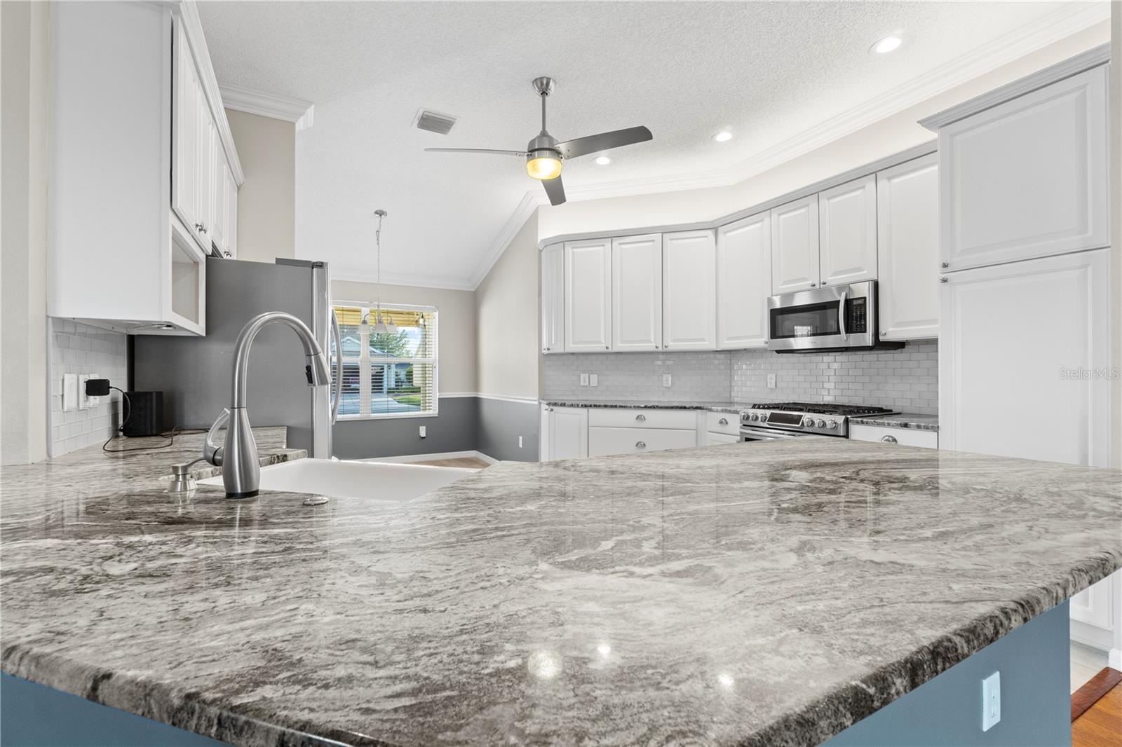 Image 7 of 45 For 589 Sherwood Street